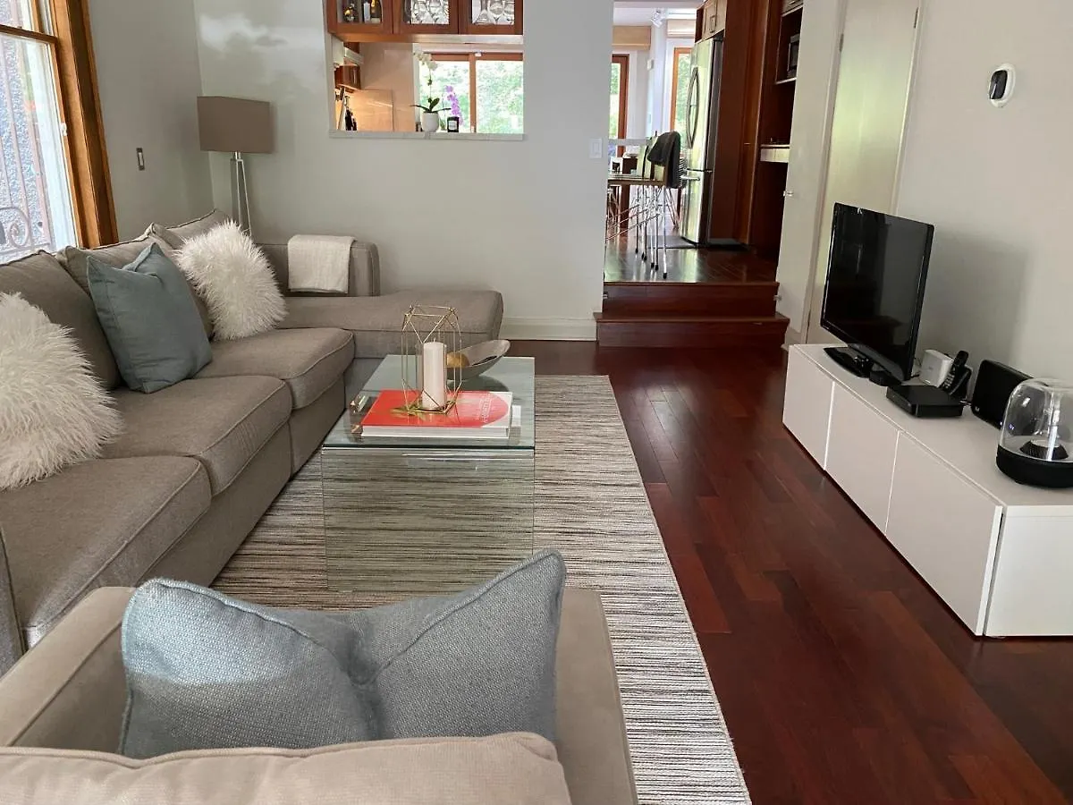 Superb Beach Home:Heated Pool-Hot Tub Open 365Days Toronto Holiday home