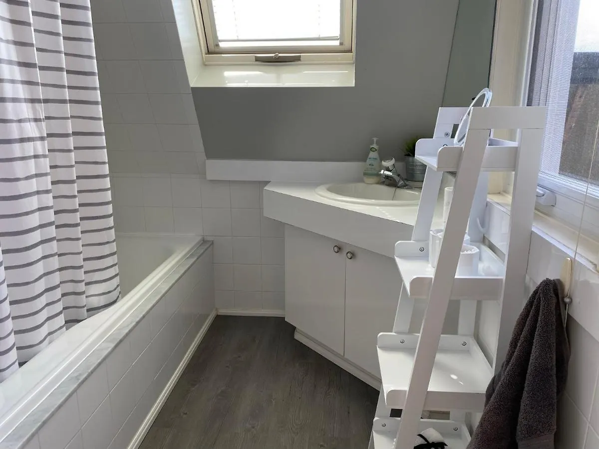 Holiday home Superb Beach Home:Heated Pool-Hot Tub Open 365Days Toronto Canada