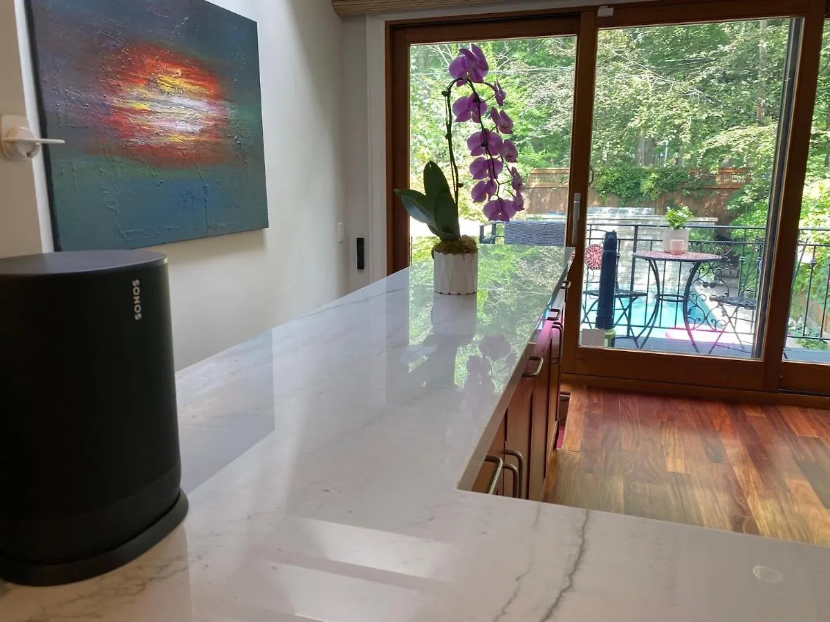 Superb Beach Home:Heated Pool-Hot Tub Open 365Days Toronto
