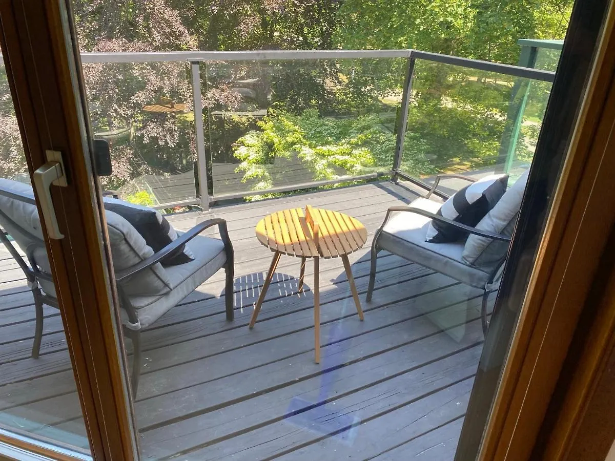 Superb Beach Home:Heated Pool-Hot Tub Open 365Days Toronto Holiday home