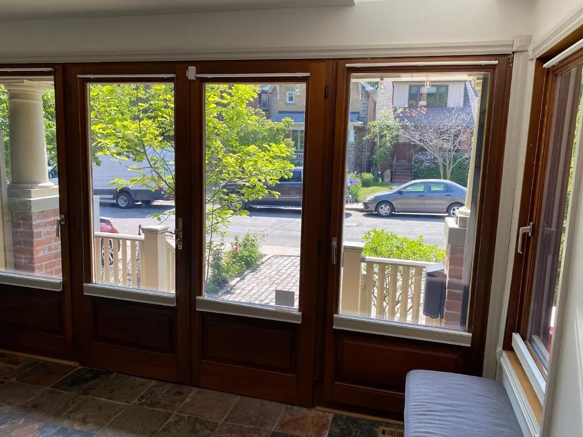Holiday home Superb Beach Home:Heated Pool-Hot Tub Open 365Days Toronto Canada
