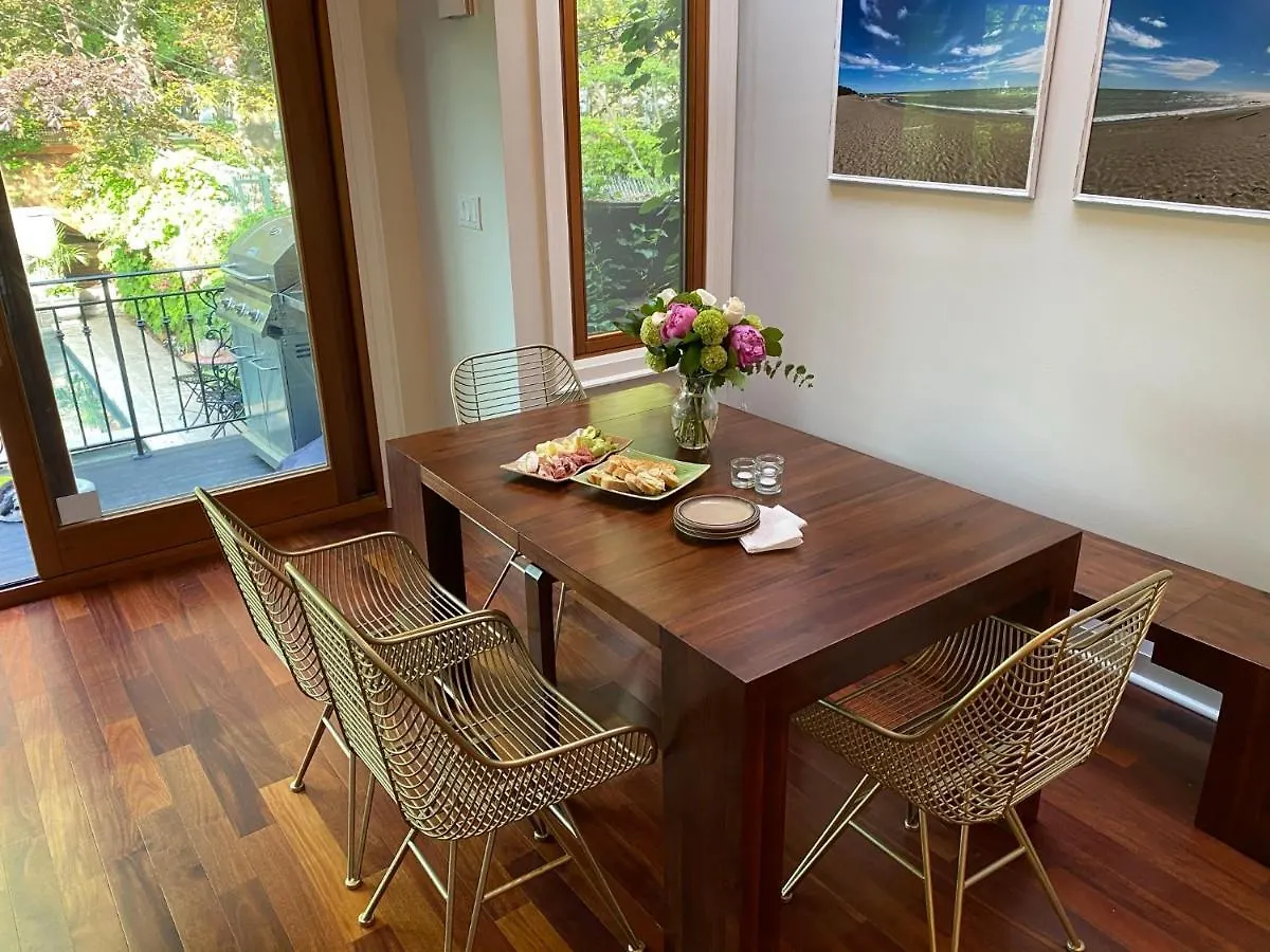 Superb Beach Home:Heated Pool-Hot Tub Open 365Days Toronto