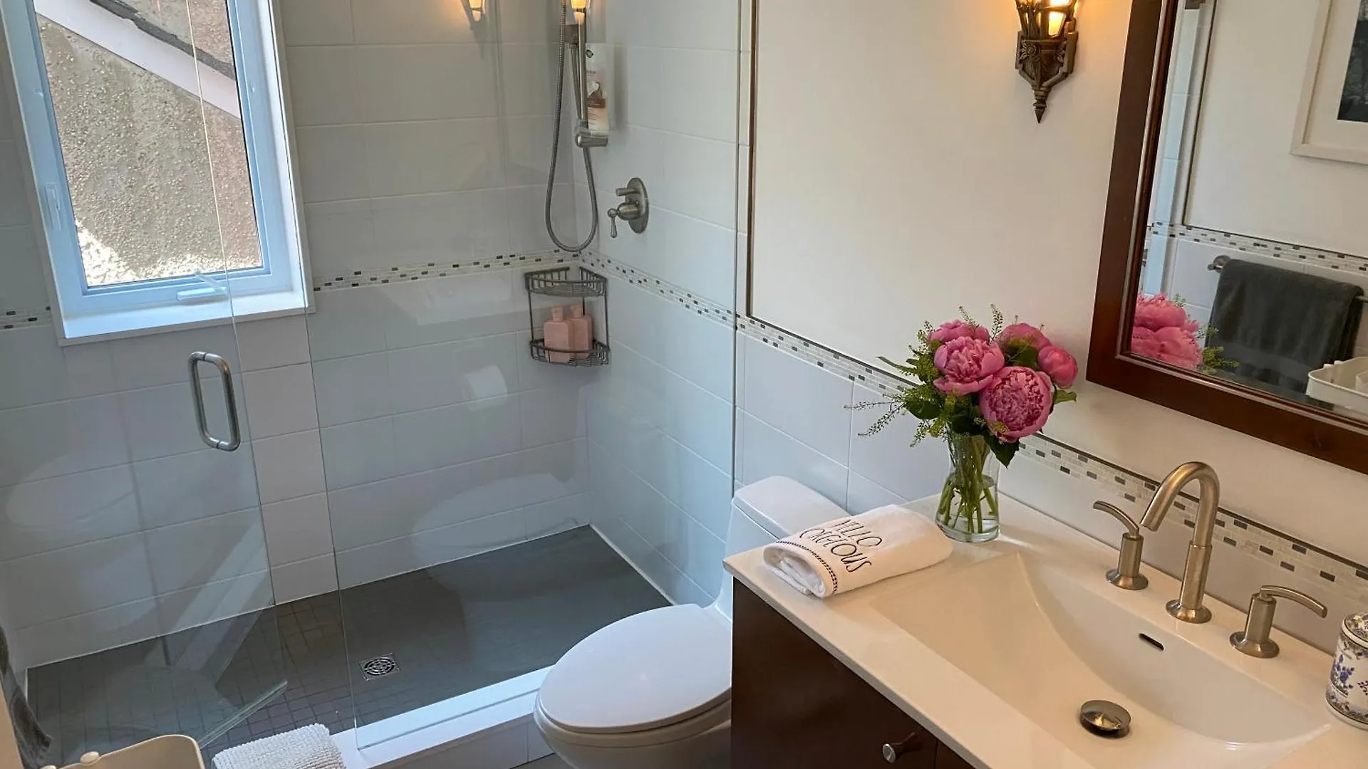 Holiday home Superb Beach Home:Heated Pool-Hot Tub Open 365Days Toronto